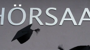 Bücher? Dass er nicht lacht!