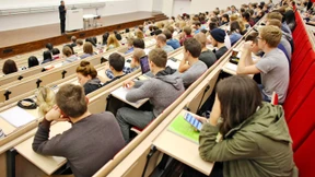 Von der Hand in den Mund