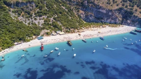 Edi Rama regiert, wo andere Urlaub machen