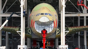 Ohne Triebwerke auf einem Flugplatz in den Pyrenäen