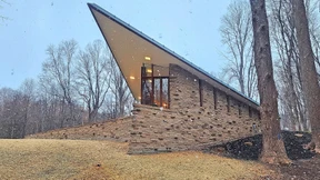 Übernachten im Neubau nach Plänen von Frank Lloyd Wright