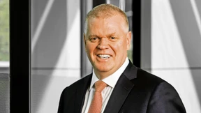 Banker zwischen zwei Welten