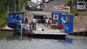 Kurz nach Wiederaufnahme steht Mainfähre wieder still