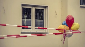 Fünf Ballons für die Toten