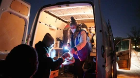 Kältebus abgebrannt: Obdachlosen-Versorgung in Berlin eingeschränkt