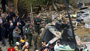 Hubschrauber kracht in Wohngebiet