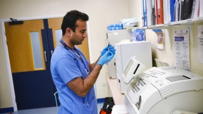 Droht Großbritannien ein Ärzte-Exodus?