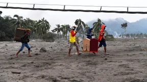 Weiterer Vulkanausbruch auf Java behindert Rettungsarbeiten