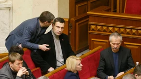 Parlament annulliert Demonstrationsgesetze