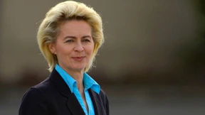 Von der Leyen behält Doktortitel