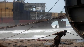Auf dem Schiffsfriedhof in Pakistan