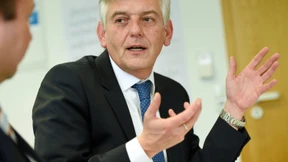 „Aussichtslosen Asylbewerbern sollten wir das Taschengeld streichen“