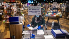 Merkel zieht die Notbremse