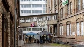 Hausbesetzer feiern Rückzieher bei Dondorf-Druckerei