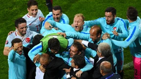 Türkei rettet sich in Warteschleife