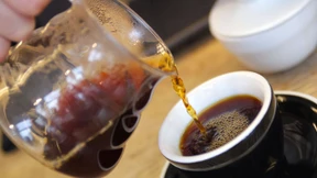 Kaffeetrinker erfreuen den Finanzminister