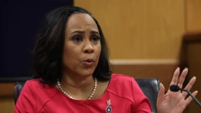 Entweder die Staatsanwältin geht oder ihr Mitarbeiter