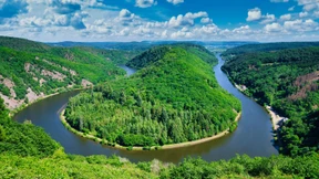 Voller Bauch pedaliert sehr gern