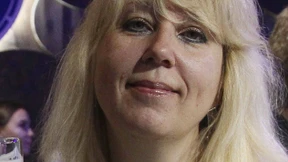 Russische Journalistin zündet sich an und stirbt