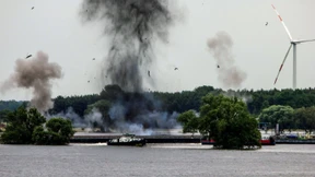 Schiffe bei Deichbruch erfolgreich versenkt