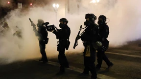 Trump droht Protestierenden mit bis zu zehn Jahren Haft