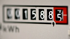 Stromkunden werden überproportional belastet  