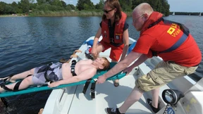 Männer überschätzen sich beim Schwimmen