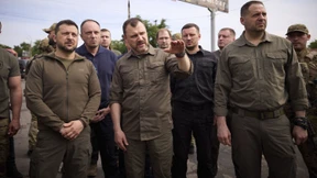 Selenskyj besucht Überschwemmungsgebiet