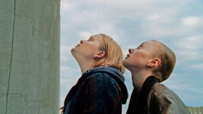 Schau an der Kirche hoch und lern so fliegen