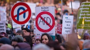 Rechts- und Linksextremisten