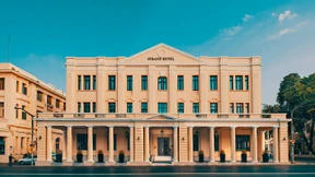 Bett, Bar und Billard in Burma