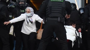 Polizei geht gewaltsam gegen Demonstrantinnen vor