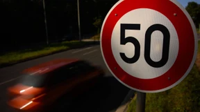 Fahrverbote für Raser bleiben ausgesetzt