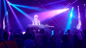 Gemeinsam geschaffen, auf der Bühne erwacht: THE MUSIC HERO