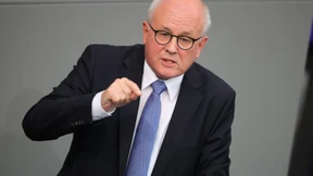 Kauder: Umvolkungs-Tweet erinnert an Nationalsozialismus