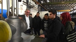 Auch nicht anders als Nägel feilen