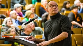 Die Stimme aus dem Off