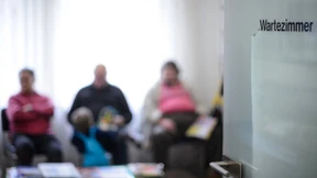 Gegen Geld kommt der Arzt zum Patienten