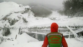 „Tonnen von Schnee und Trümmern überall“ 