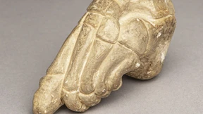 Verschnürt und exponiert