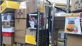 Hunderte Pakete Cornflakes für den DFB