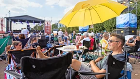 HR-Bigband und Sinfonieorchester spielen an der Weseler Werft