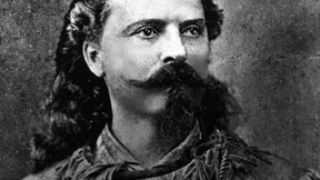 Indianer skalpierte er im Theaterkostüm