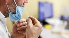 Wieder fast 300.000 Neuinfektionen