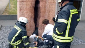 „Das weibliche Geschlecht unverdeckt zeigen“