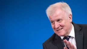 Seehofer erklärt Konflikt mit Merkel für beendet