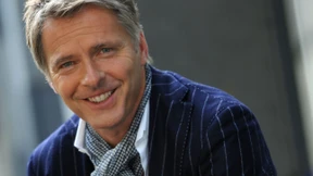 Rolle rückwärts und fünf verschiedene Kostüme