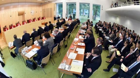 Regierung verteidigt Steuerprivilegien von Firmenerben