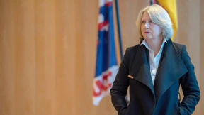 Die Frau, die über die Ermittlungen wacht