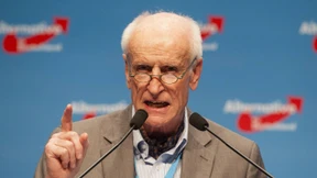 AfD-Politiker wirft Regierung staatsstreichartiges Verhalten vor